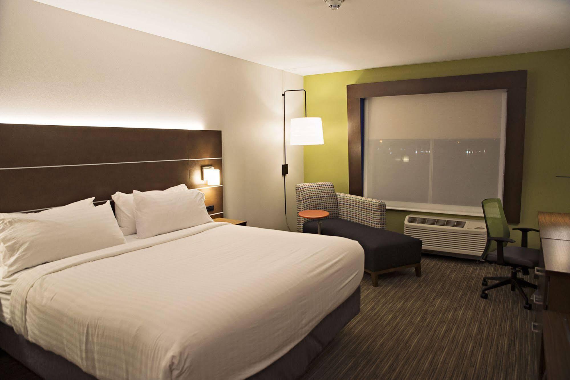 Holiday Inn Express & Suites - Rantoul By Ihg Kültér fotó
